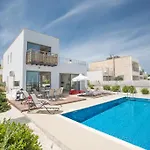 Villa Jenny 23 *